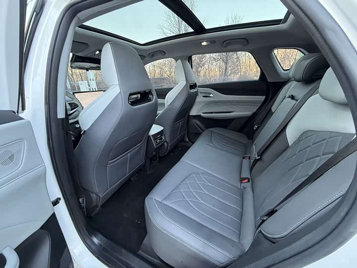 Фото 8 - Changan UNI-Z Hybrid