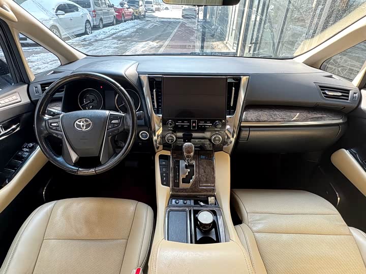 Фото 6 - Toyota Vellfire