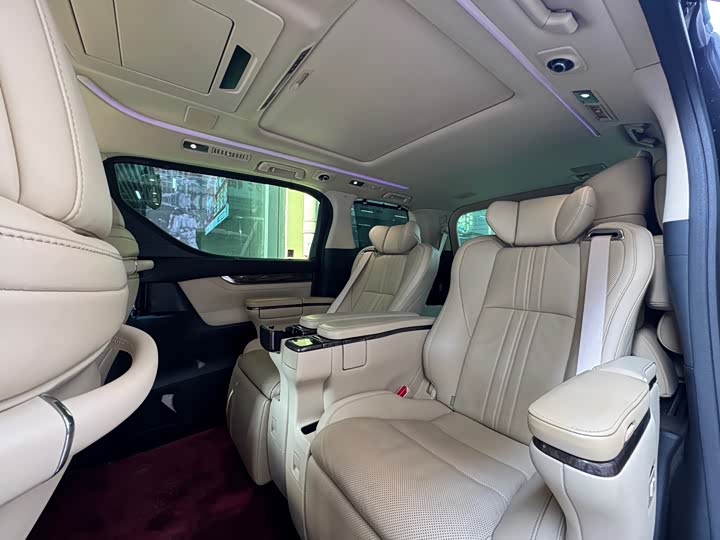 Фото 7 - Toyota Vellfire