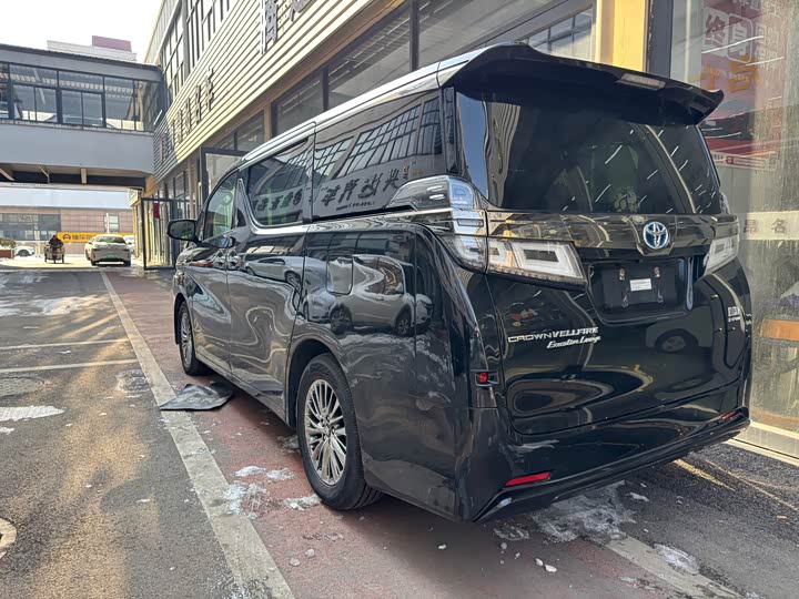 Фото 9 - Toyota Vellfire