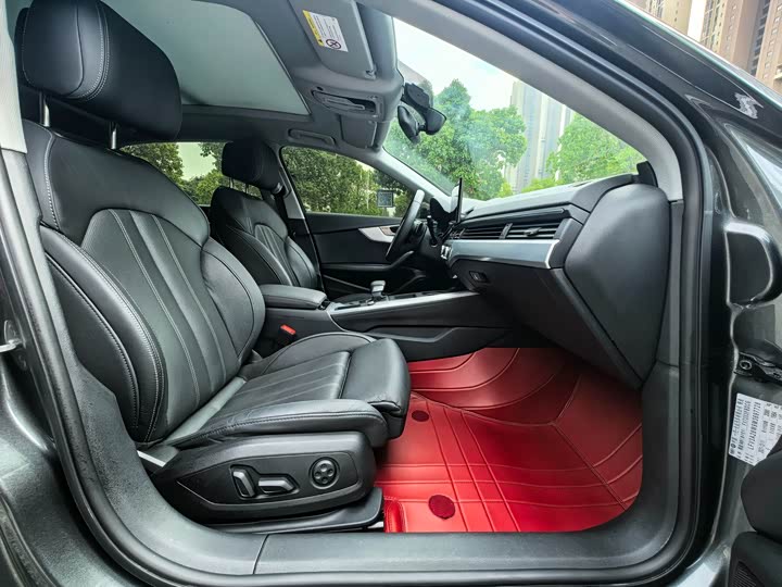 Фото 9 - Audi A4L