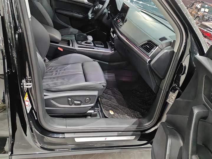 Фото 8 - Audi Q5L Sportback