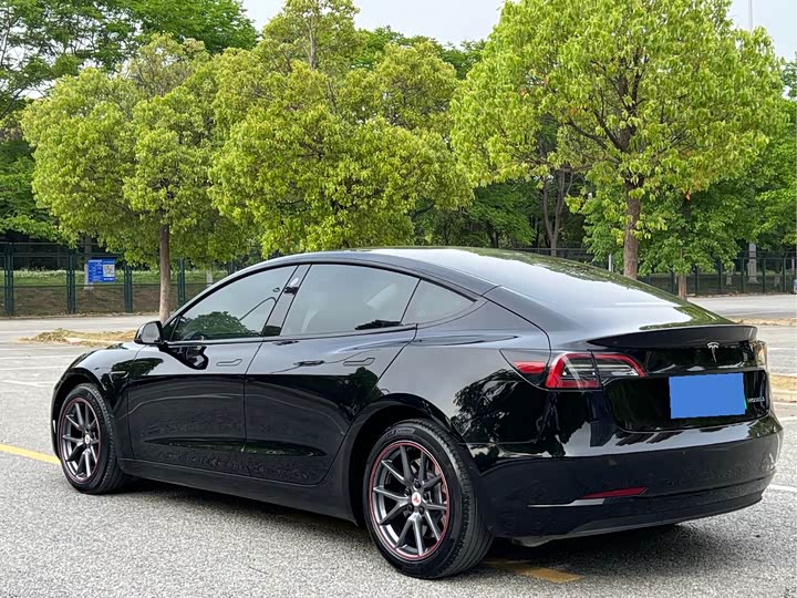 Фото 7 - Tesla Model 3