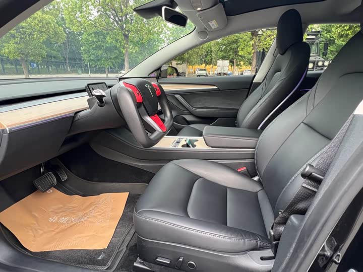 Фото 9 - Tesla Model 3