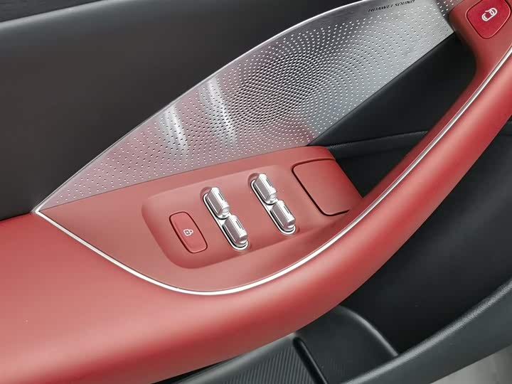 Фото 9 - Luxeed S7