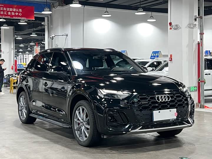 Фото 2 - Audi Q5L
