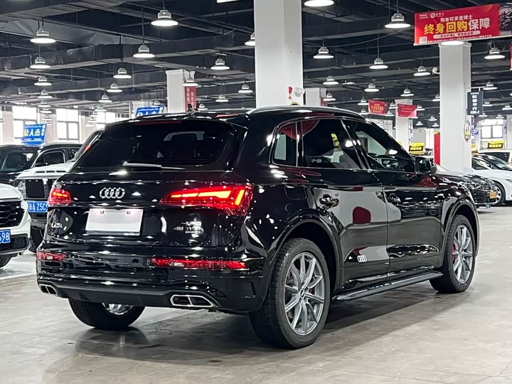 Фото 5 - Audi Q5L