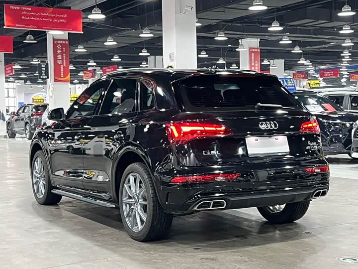 Фото 6 - Audi Q5L