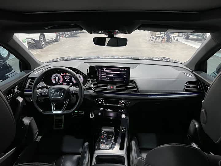 Фото 7 - Audi Q5L