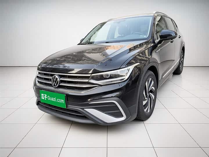 Фото 1 - Volkswagen Tiguan L Pro