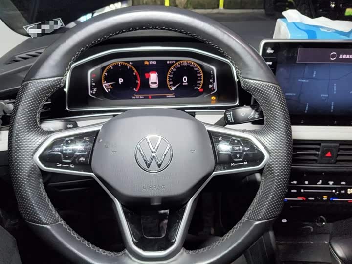 Фото 3 - Volkswagen Tiguan L Pro