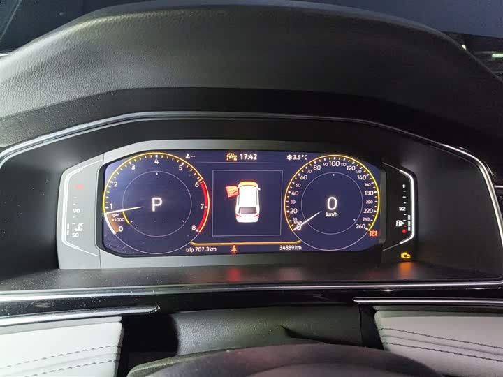 Фото 4 - Volkswagen Tiguan L Pro