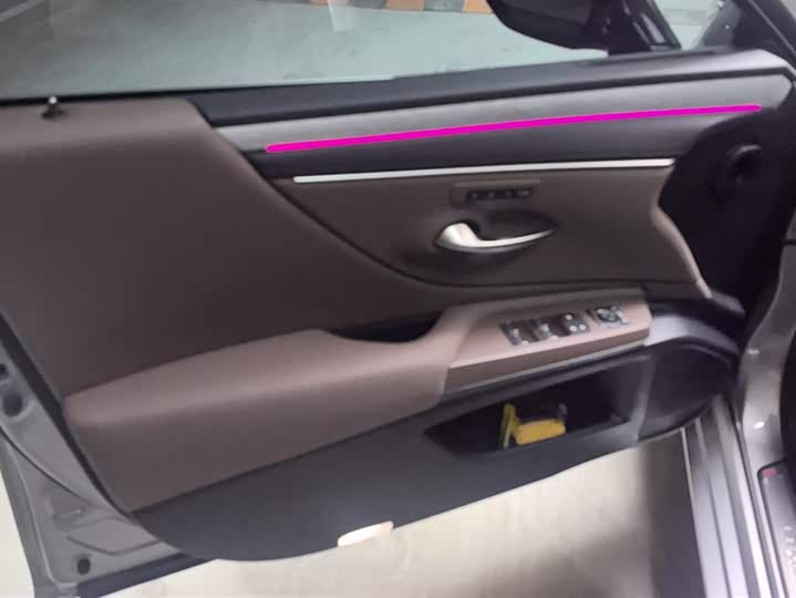 Фото 7 - Lexus ES