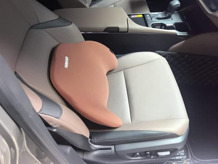 Фото 8 - Lexus ES