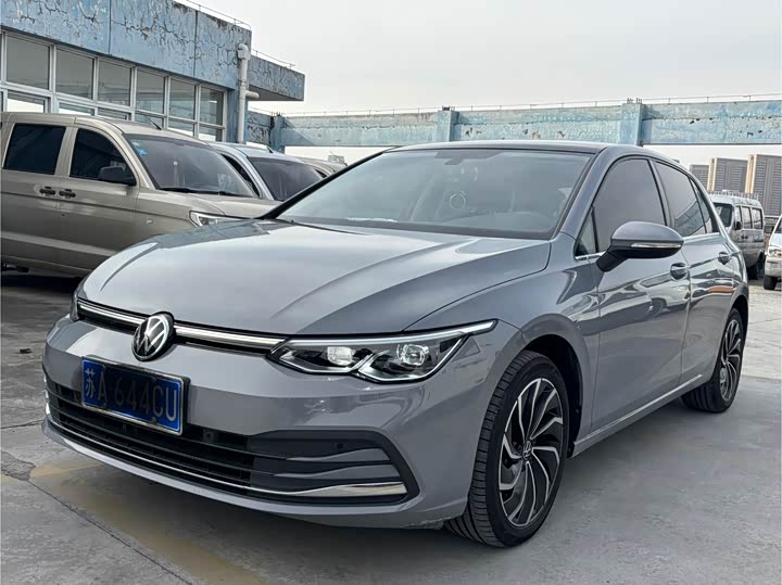 Фото 1 - Volkswagen Golf