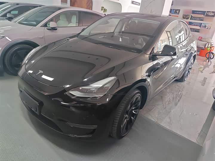 Фото 1 - Tesla Model Y