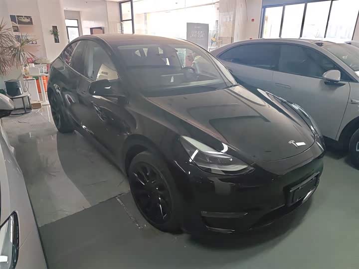 Фото 4 - Tesla Model Y