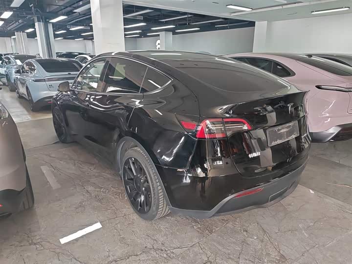 Фото 5 - Tesla Model Y