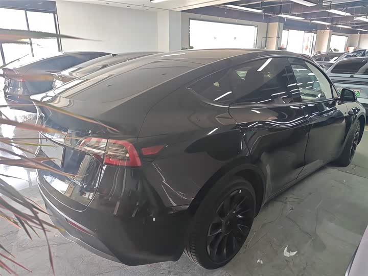 Фото 7 - Tesla Model Y