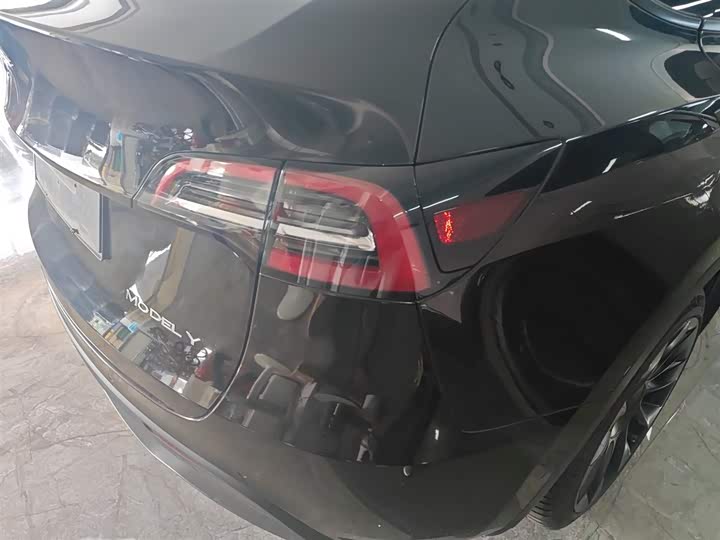 Фото 8 - Tesla Model Y