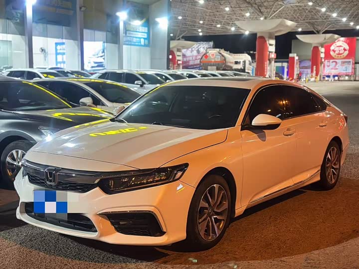 Фото 1 - Honda Inspire