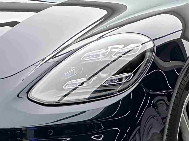 Фото 3 - Porsche Panamera