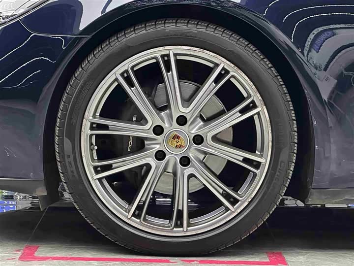 Фото 4 - Porsche Panamera