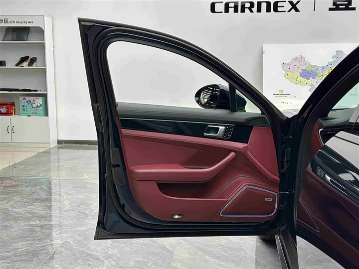 Фото 5 - Porsche Panamera