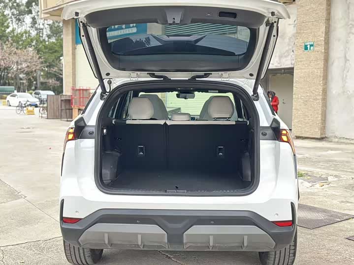 Photo 8 - Geely Galaxy L7