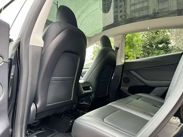 Фото 4 - Tesla Model Y