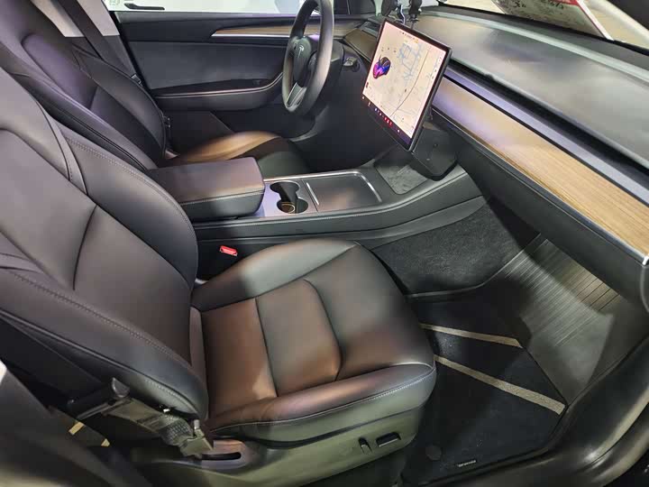 Фото 6 - Tesla Model Y