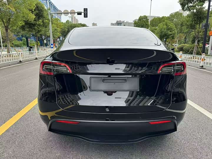 Фото 9 - Tesla Model Y