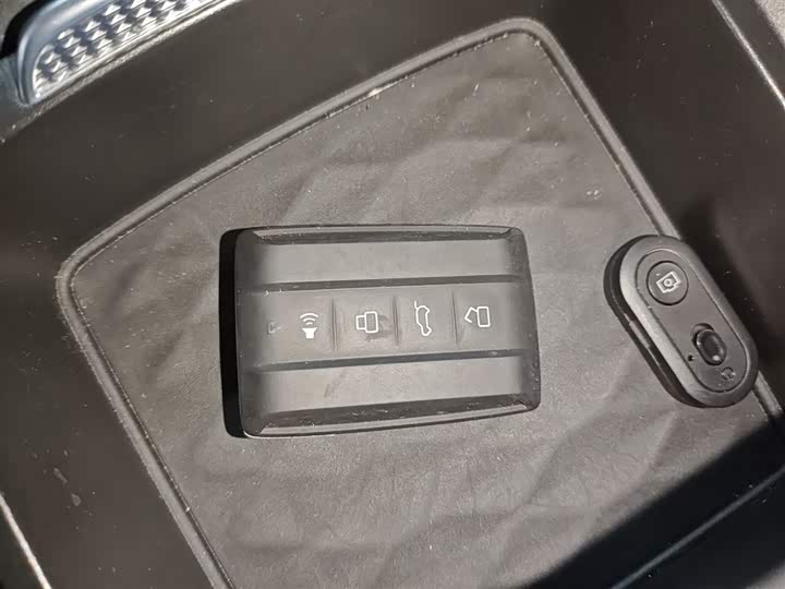 Фото 9 - Tank 300