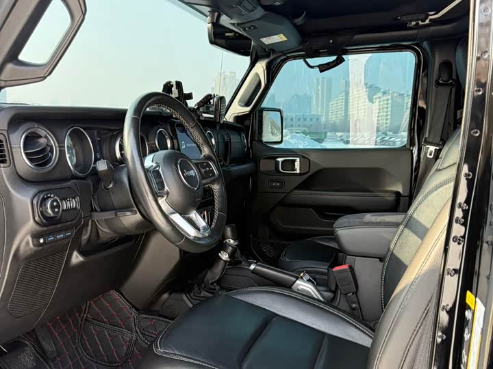 Фото 4 - Jeep Wrangler Hybrid