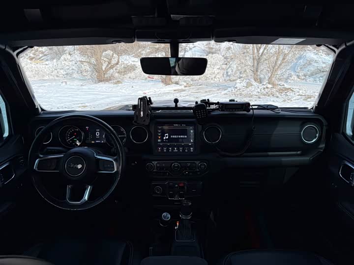 Фото 5 - Jeep Wrangler Hybrid