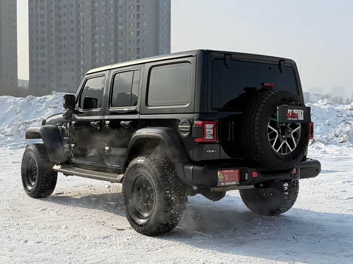 Фото 7 - Jeep Wrangler Hybrid