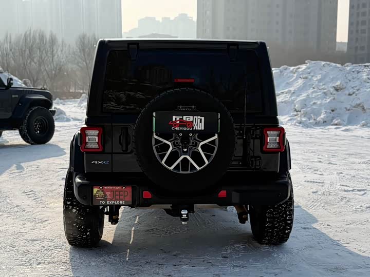 Фото 8 - Jeep Wrangler Hybrid