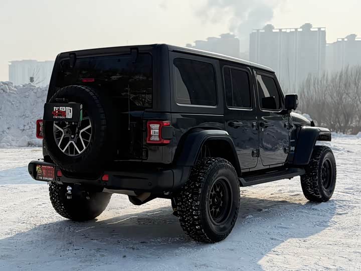 Фото 9 - Jeep Wrangler Hybrid