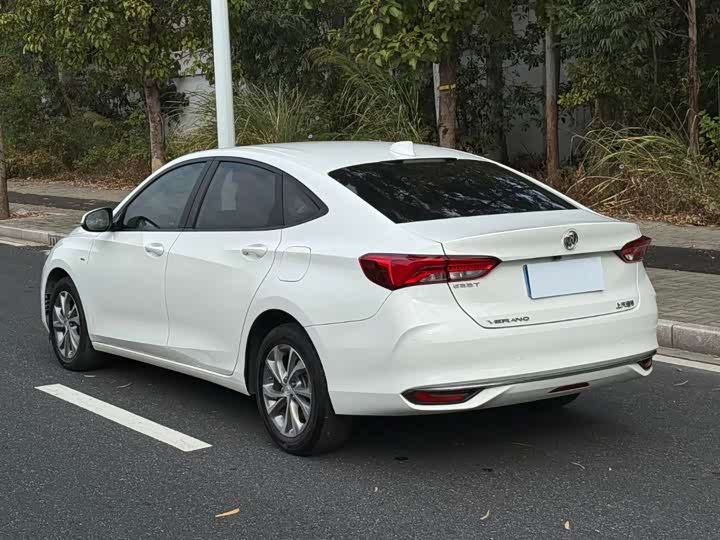 Фото 9 - Buick Verano