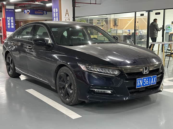 Фото 3 - Honda Accord