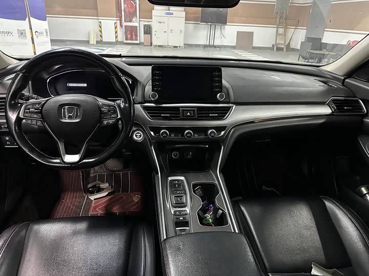 Фото 9 - Honda Accord