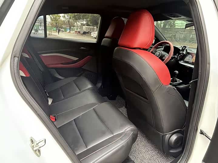 Фото 9 - MG Motor 5