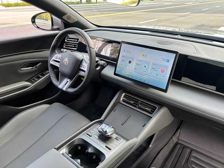 Фото 9 - BYD Qin L