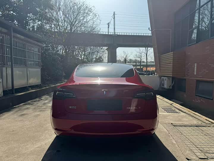 Фото 8 - Tesla Model 3