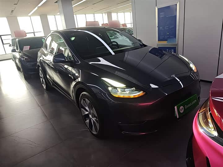 Фото 4 - Tesla Model Y