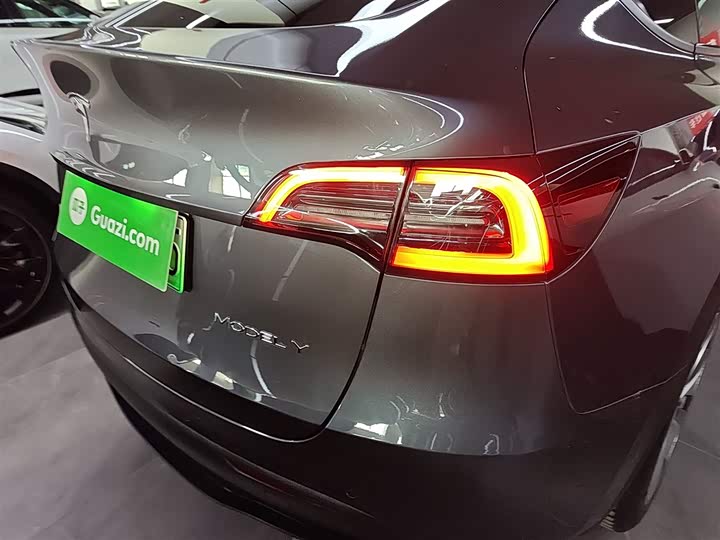 Фото 8 - Tesla Model Y