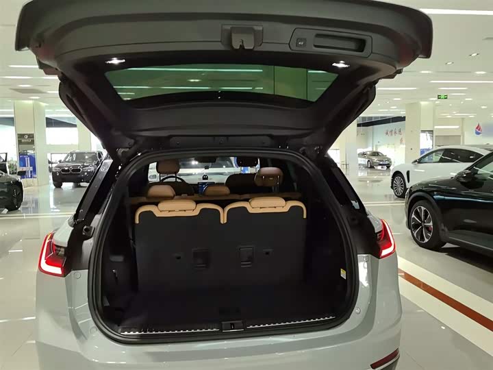 Фото 9 - Nio ES8