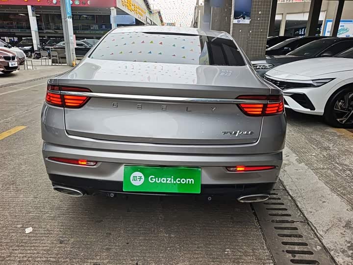 Фото 6 - Geely Preface