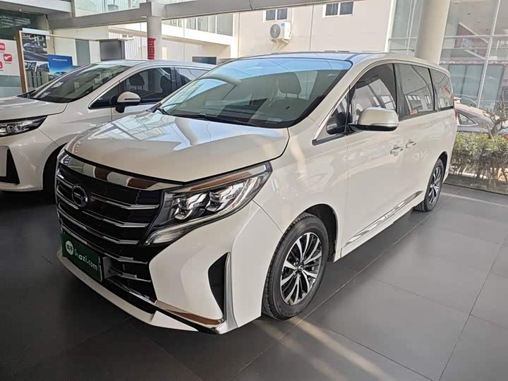 Фото 2 - GAC Trumpchi M8