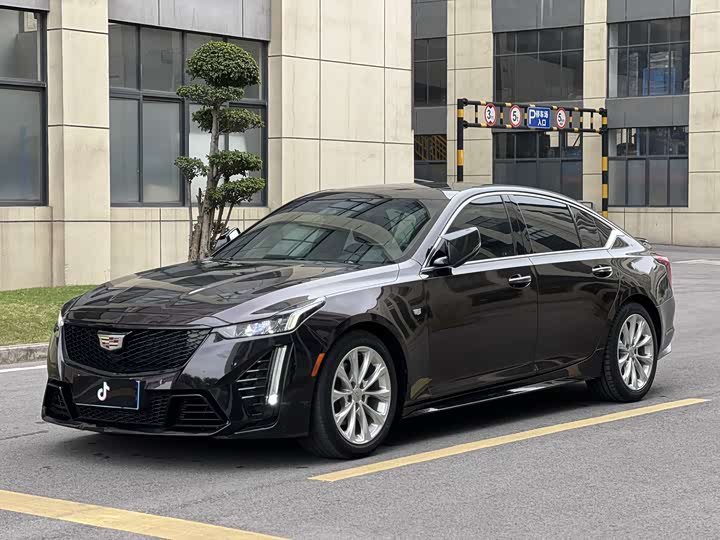 Фото 1 - Cadillac CT5
